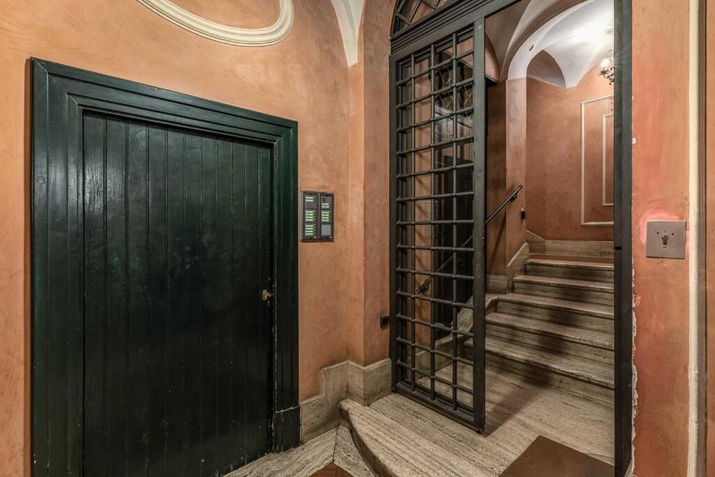 Apartmán Domus Mondrian Luxury House Řím Exteriér fotografie