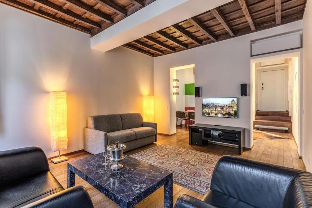 Apartmán Domus Mondrian Luxury House Řím Exteriér fotografie